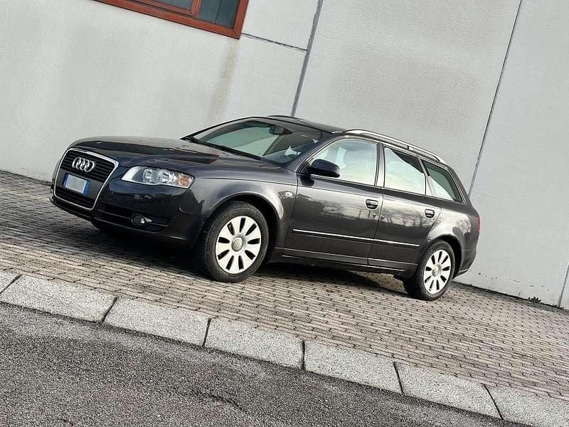 Nero Usata 2007 Audi A4 Station wagon | 1900 € (Ottimo prezzo) - Immagine 1/4
