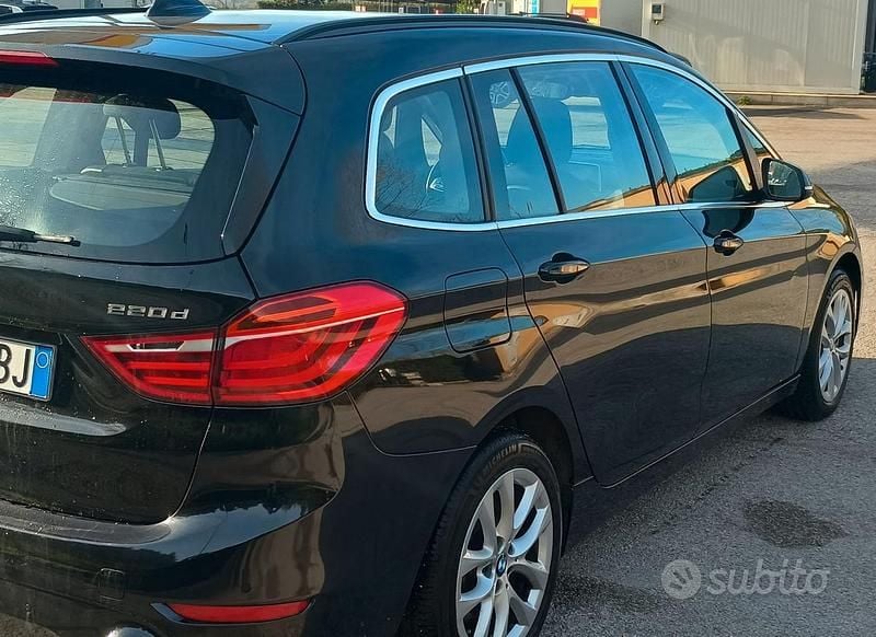 Begagnad BMW 220 190 HK (139 kW) 2021 Svart Minibuss