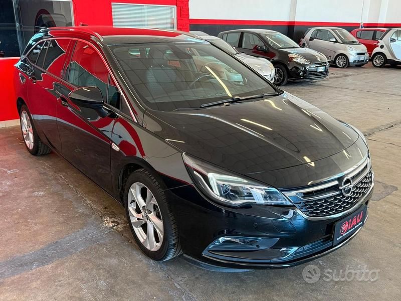 Usata Opel Astra Innovation 110 CV (80 kW) 2018 Nero Berlina