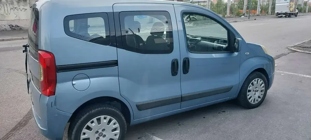 Usata Fiat Qubo Trekking 75 CV (55 kW) 2014 Blu/azzurro Monovolume