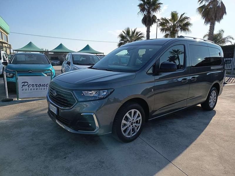 Usata Ford Tourneo 102 CV (75 kW) 2023 Grigio Monovolume