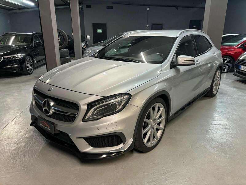 Argento Usata 2015 Mercedes GLA45 AMG AMG SUV | 22.900 € (Ottimo prezzo) - Immagine 1/4
