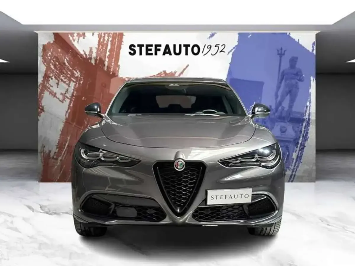 Usata Alfa Romeo Stelvio Veloce 209 CV (153 kW) 2025 Grigio SUV