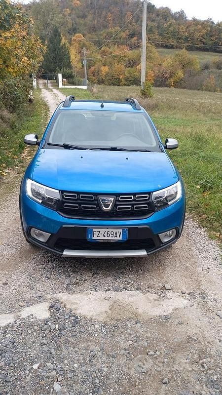 Usata Dacia Sandero Comfort 90 CV (66 kW) 2019 Blu Berlina