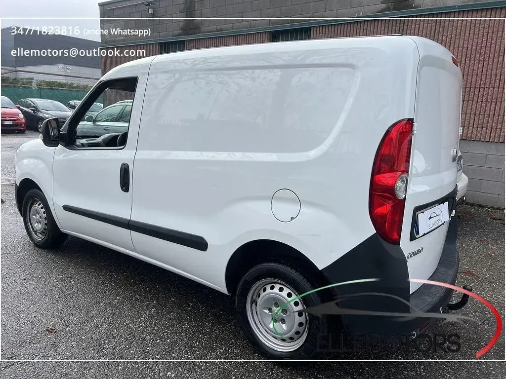 Begagnad Opel Combo 95 HK (69 kW) 2017 Vit Minibuss