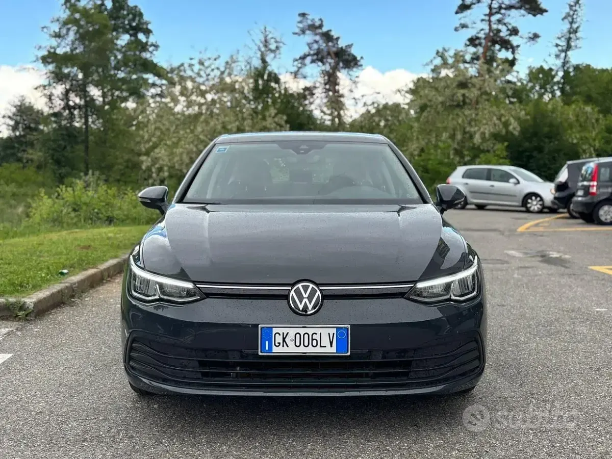 Usata VW Golf VIII 116 CV (85 kW) 2022 Grigio Berlina