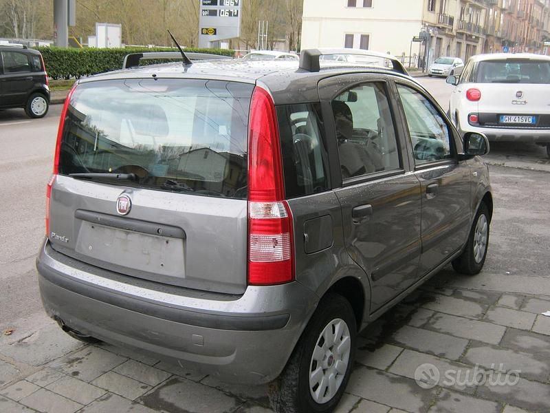 Usata Fiat Panda Dynamic 69 CV (50 kW) 2011 Grigio Utilitaria