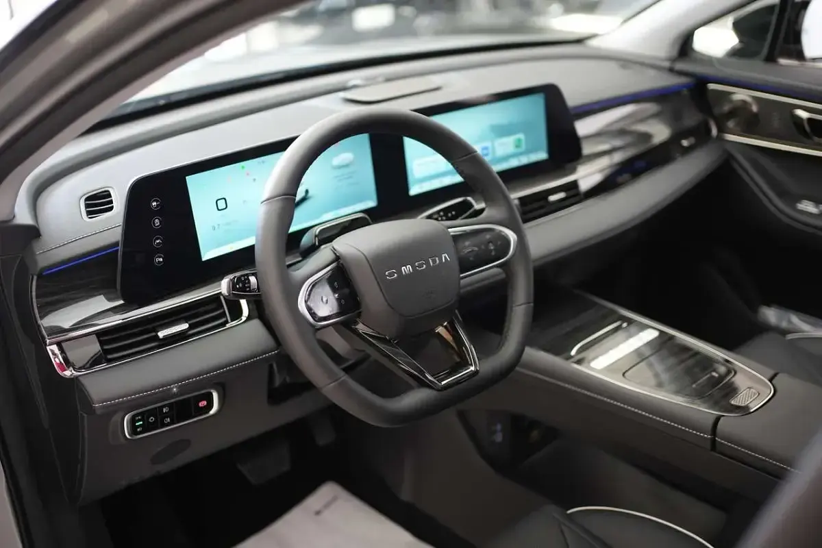 Nuova Omoda 5 147 CV (108 kW) 2026 Aviation silver body + black r SUV