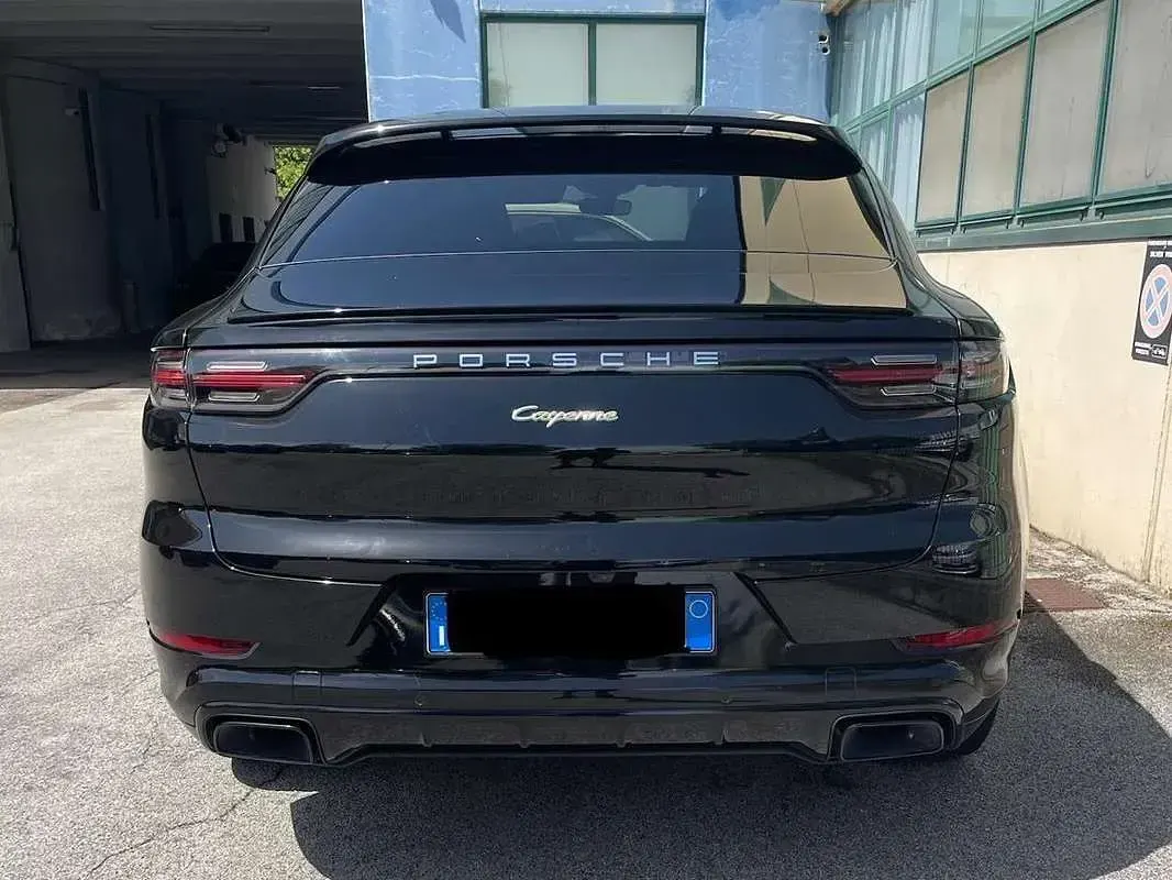 Usata Porsche Cayenne E-Hybrid Coupe Black Edition 340 CV (250 kW) 2020 Nero SUV