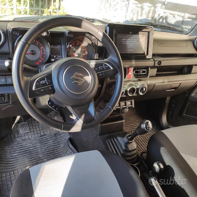 Usata Suzuki Jimny 102 CV (75 kW) 2020 Verde SUV