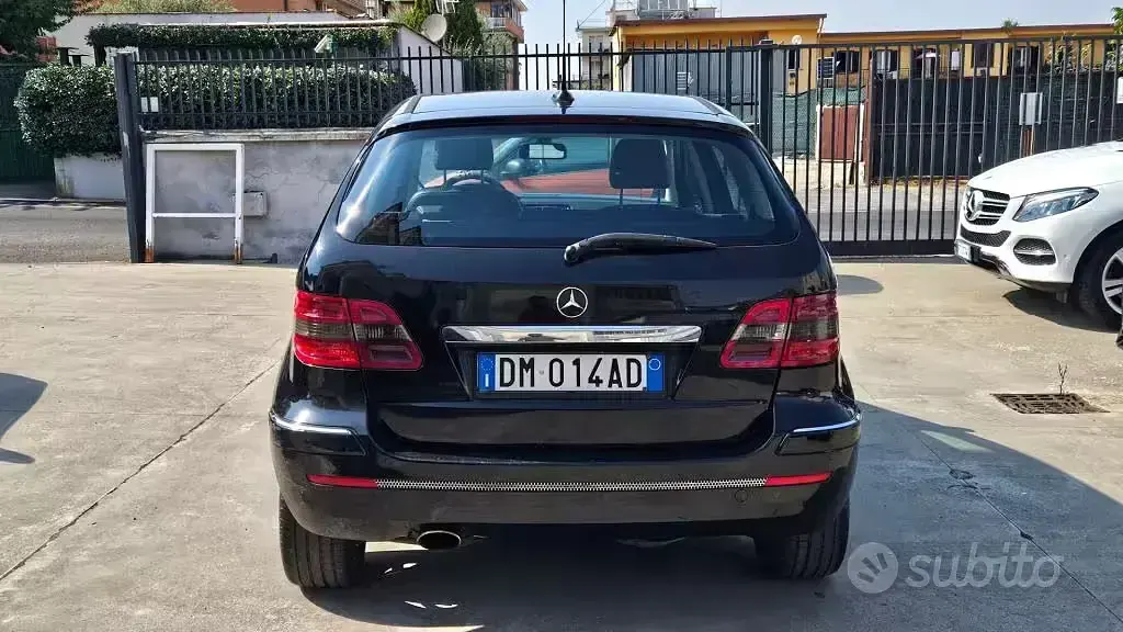 Usata Mercedes B200 140 CV (102 kW) 2007 Nero Monovolume