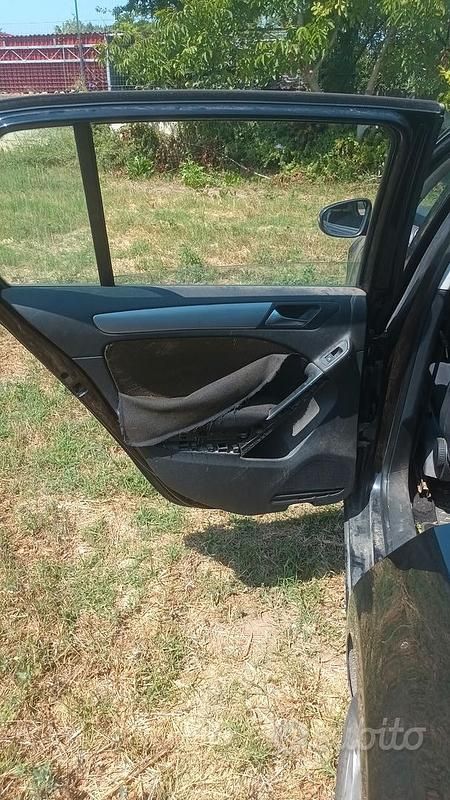 Usata VW Golf VI 102 CV (75 kW) 2009 Nero Utilitaria