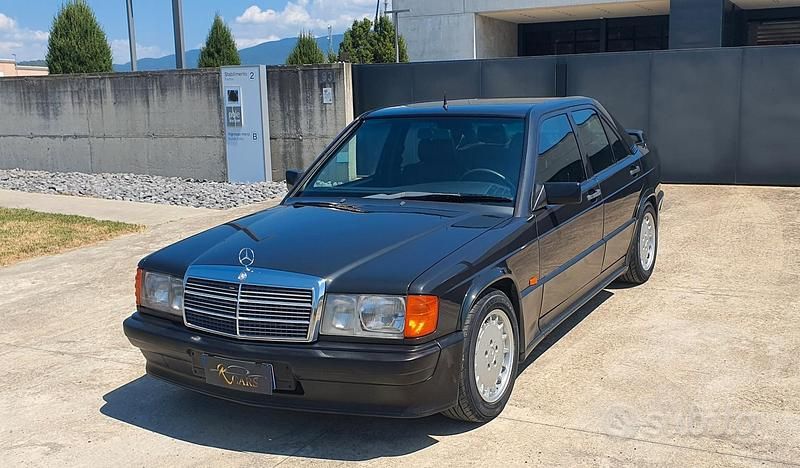 Usata Mercedes 190 204 CV (150 kW) 1989 Nero Berlina