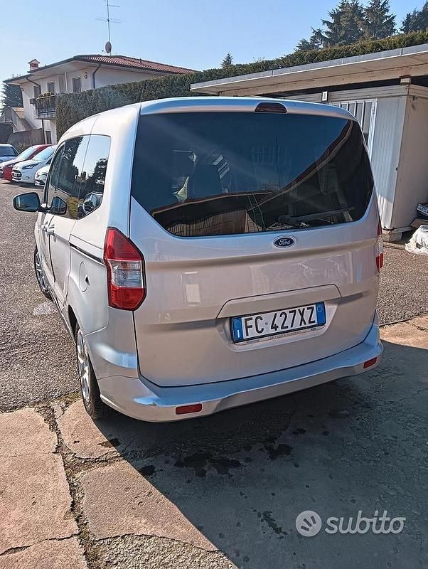 Usata Ford Courier 2016 Grigio Monovolume