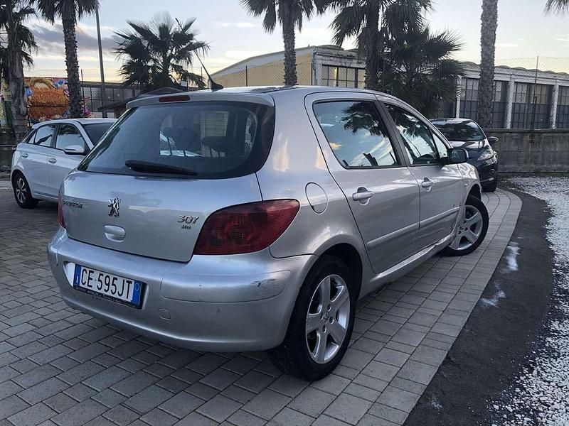 Usata Peugeot 307 90 CV (66 kW) 2003 Argento Berlina