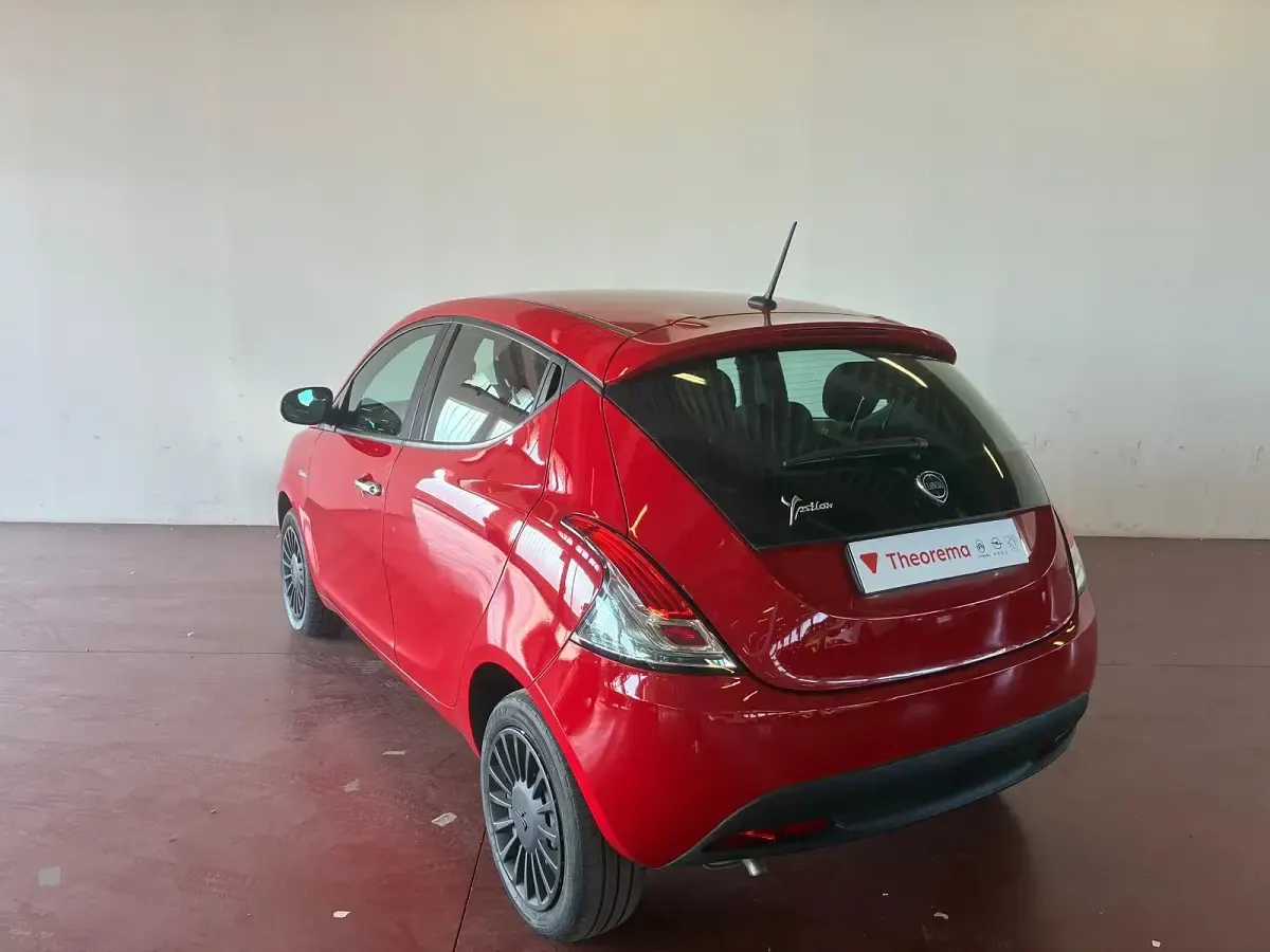 Brugt Lancia Ypsilon Silver 69 HK (50 kW) 2022 Rød Hatchback