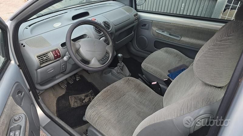 Usata Renault Twingo Expression 74 CV (54 kW) 2003 Grigio Utilitaria