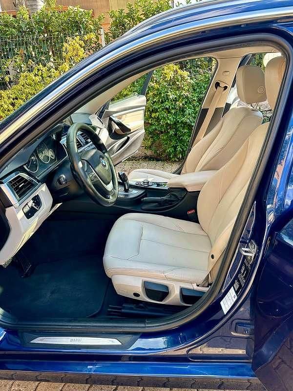 Usata BMW 318 Luxury Line 150 CV (110 kW) 2016 Blu/azzurro Station wagon