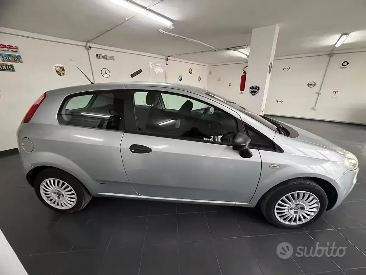 Usata Fiat Grande Punto 65 CV (47 kW) 2008 Grigio Utilitaria
