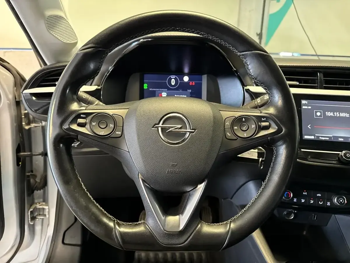 Usata Opel Corsa Design & Tech 102 CV (75 kW) 2022 Grigio Utilitaria