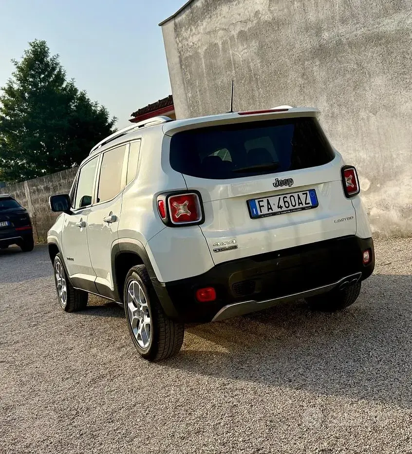 Usata Jeep Renegade 140 CV (102 kW) 2015 Nero SUV