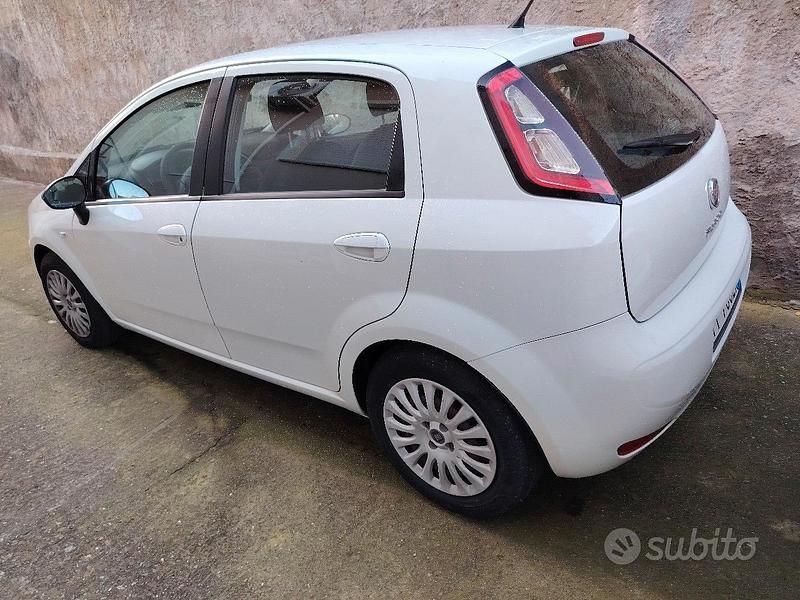 Bianco Usata 2014 Fiat Grande Punto Utilitaria | 3600 € (Ottimo prezzo) - Immagine 1/4