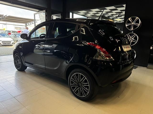 Usata Lancia Ypsilon S 69 CV (50 kW) 2024 Nero Utilitaria