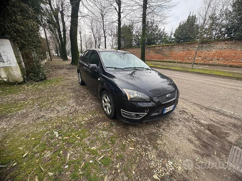 Usata Ford Focus 90 CV (66 kW) 2008 Nero Berlina