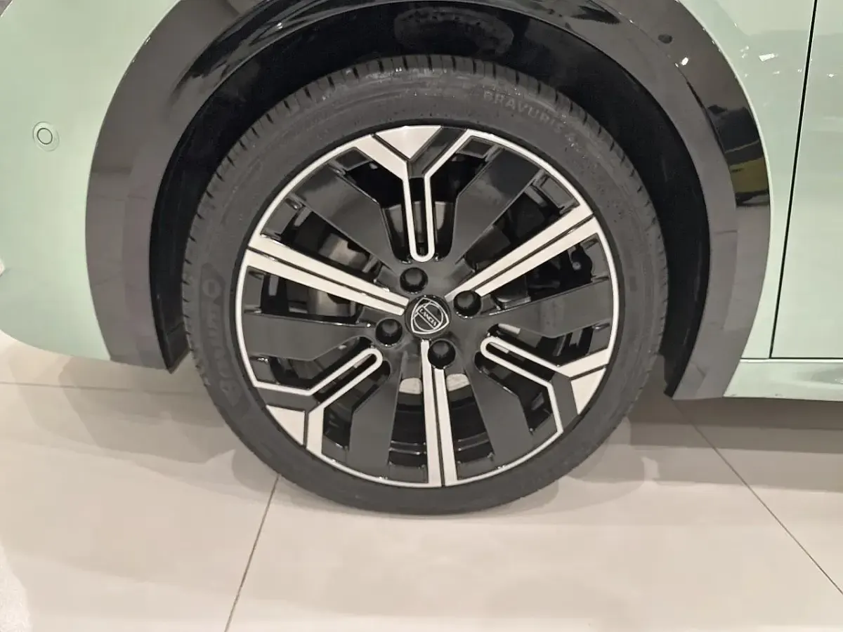 Usata Lancia Ypsilon 101 CV (74 kW) 2024 Verde Utilitaria