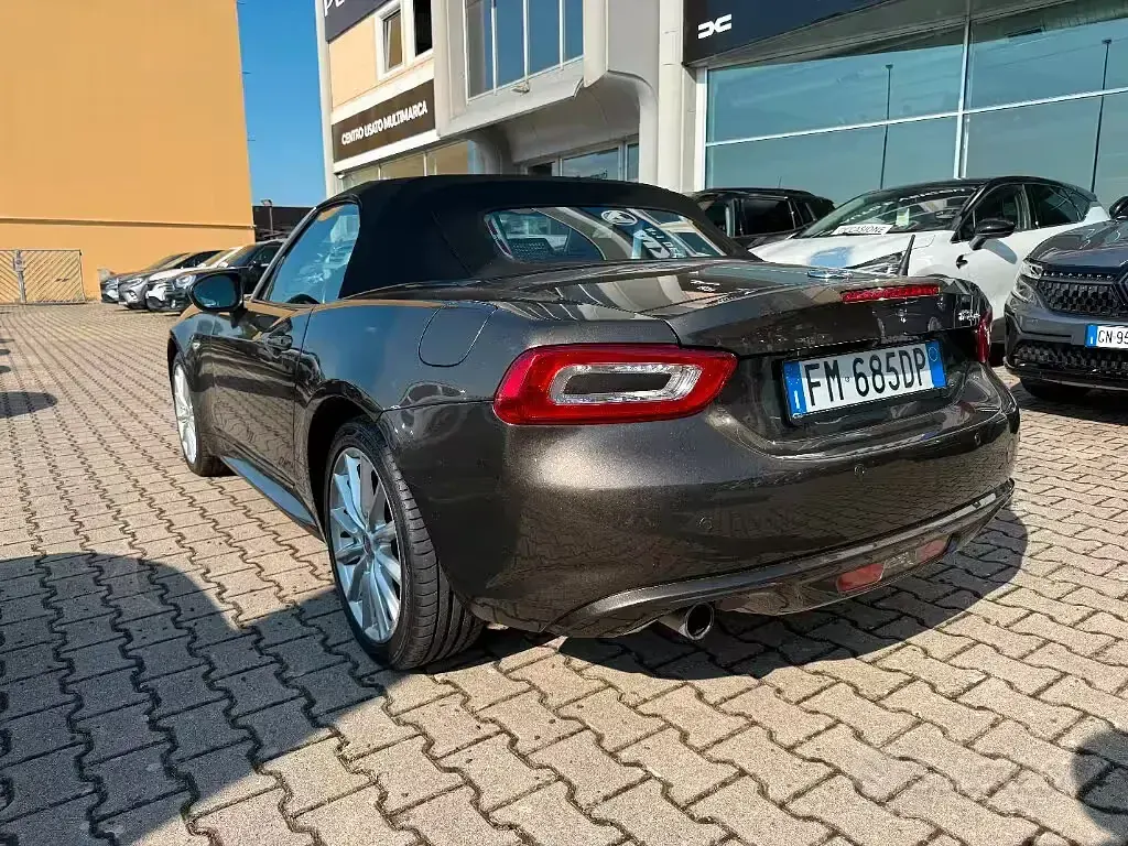 Usata Fiat 124 Spider Lusso 140 CV (102 kW) 2017 Other Cabrio