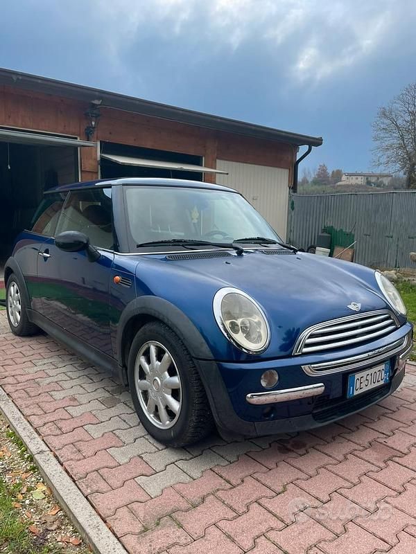 Usata Mini ONE 75 CV (55 kW) 2003 Blu Utilitaria