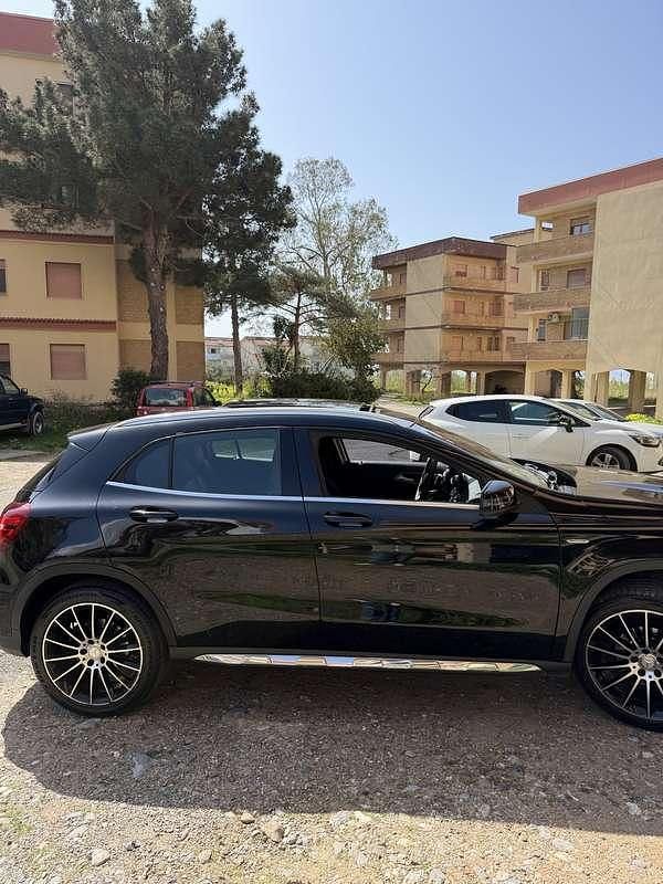 Usata Mercedes GLA200 Premium 136 CV (100 kW) 2017 SUV
