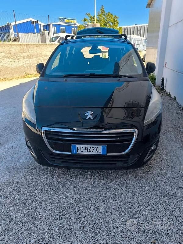 Usata Peugeot 5008 120 CV (88 kW) 2016 Nero Monovolume