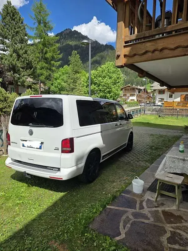 Usata VW Multivan 140 CV (102 kW) 2013 Bianco Monovolume