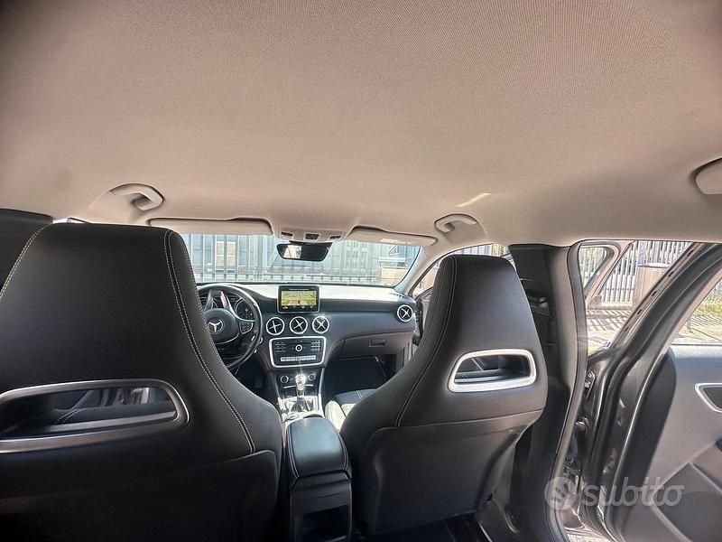 Usata Mercedes A180 122 CV (89 kW) 2016 Grigio Utilitaria