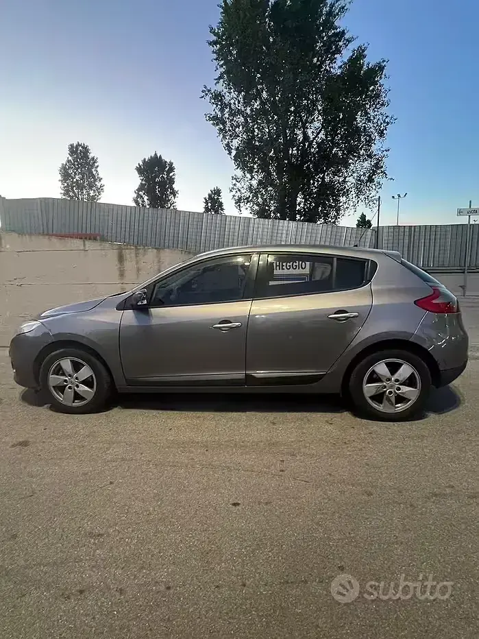 Usata Renault Mégane III 110 CV (80 kW) 2009 Grigio Berlina