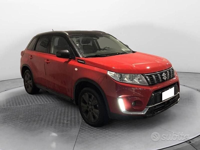 Usata Suzuki Vitara 111 CV (81 kW) 2019 Rosso SUV