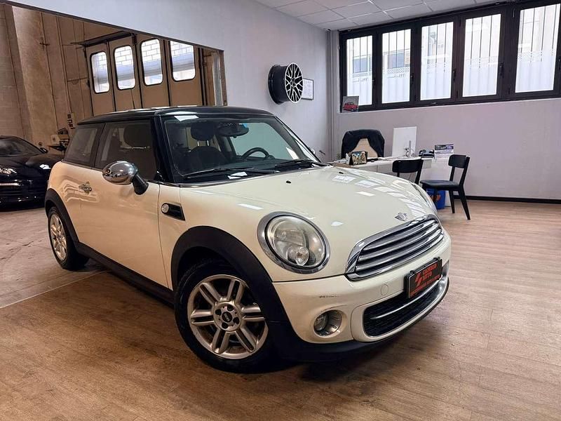Usata Mini Cooper D 111 CV (81 kW) 2011 Bianco Utilitaria