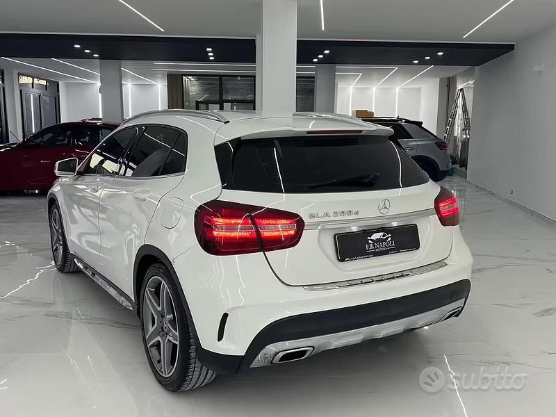 Usata Mercedes GLA200 Premium 135 CV (99 kW) 2017 Bianco SUV
