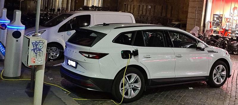 Brugt Skoda Enyaq iV Executive 69 kW (95 HK) 2022 Hvid SUV