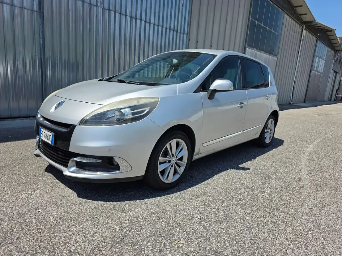 Usata Renault Scénic XMOD 110 CV (80 kW) 2014 Grigio Monovolume