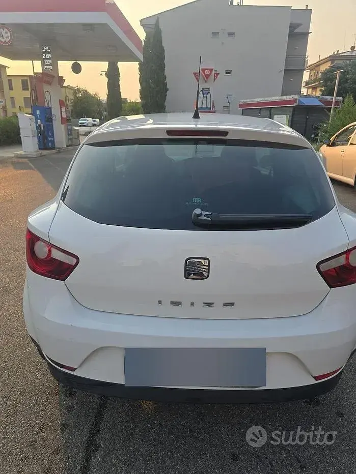 Usata Seat Ibiza SC Sport 105 CV (77 kW) 2011 Bianco Utilitaria