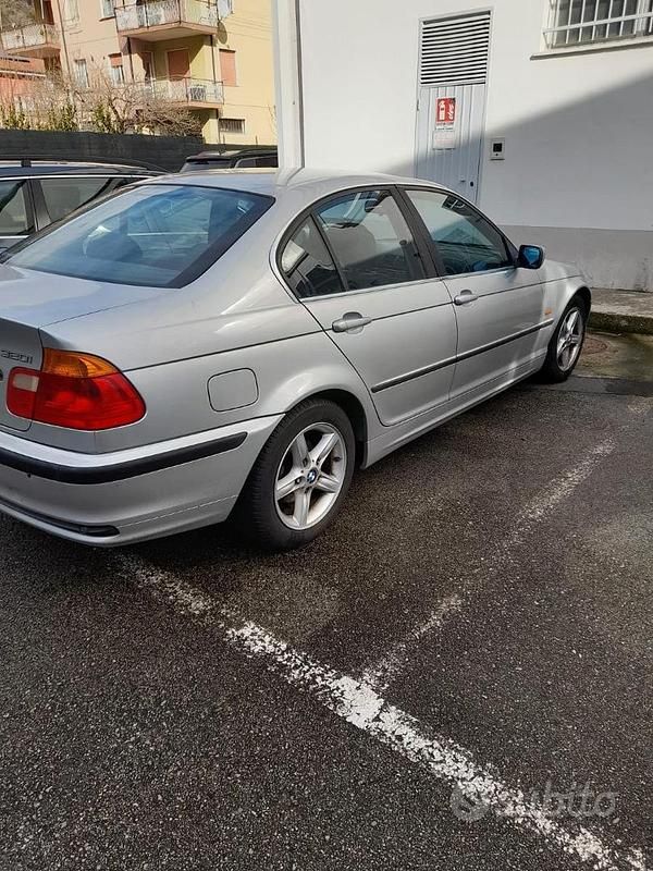 Usata BMW 320 1999 Grigio Berlina