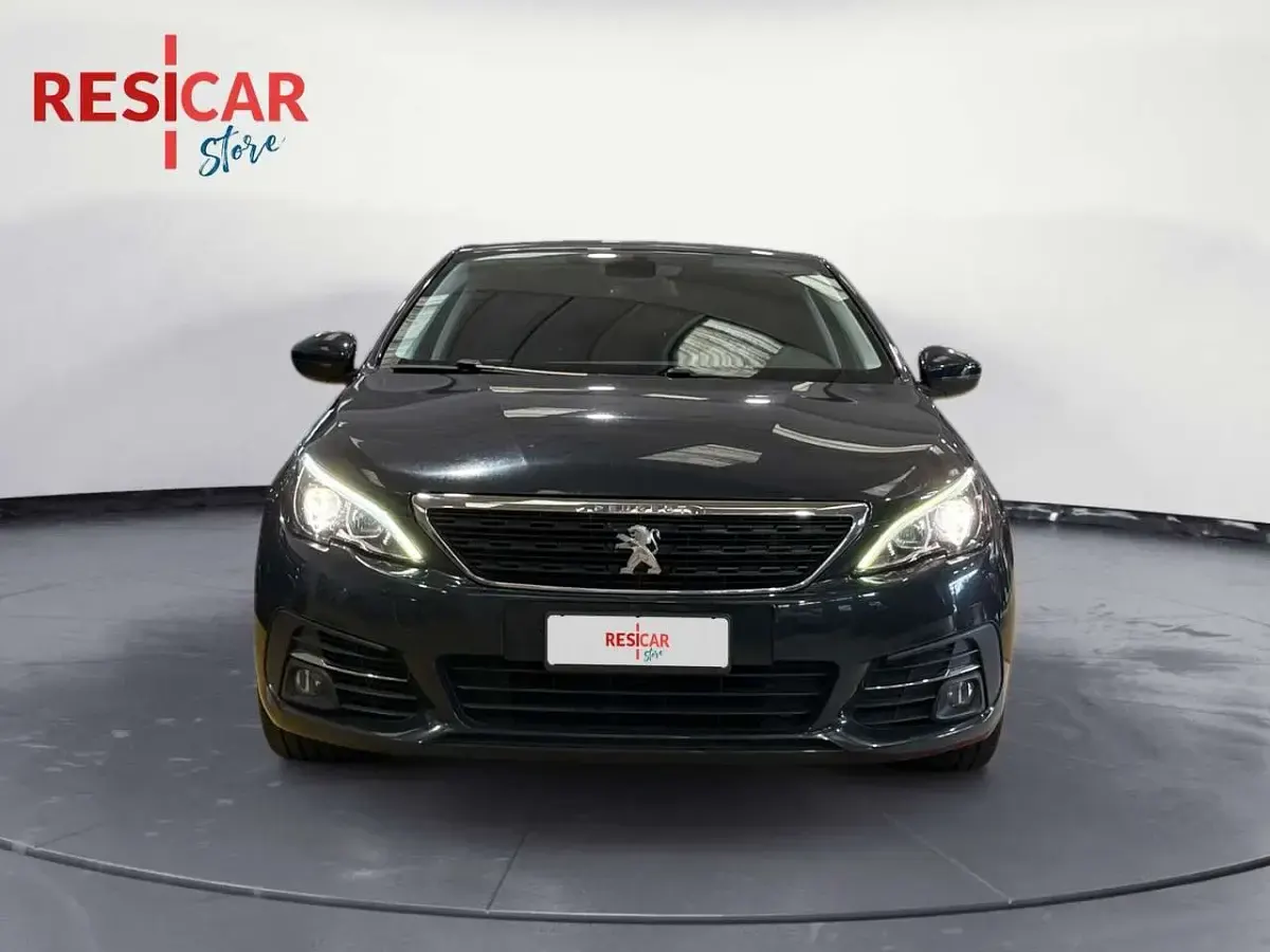 Usata Peugeot 308 Active 110 CV (80 kW) 2019 Grigio scuro Berlina