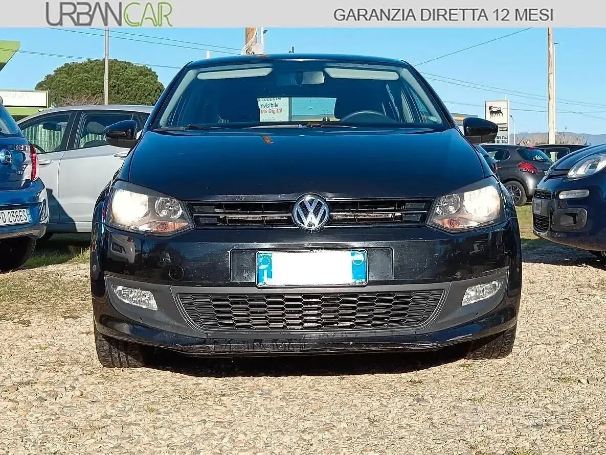 Käytetty VW Polo 75 HP (55 kW) 2013 Musta Viistoperä