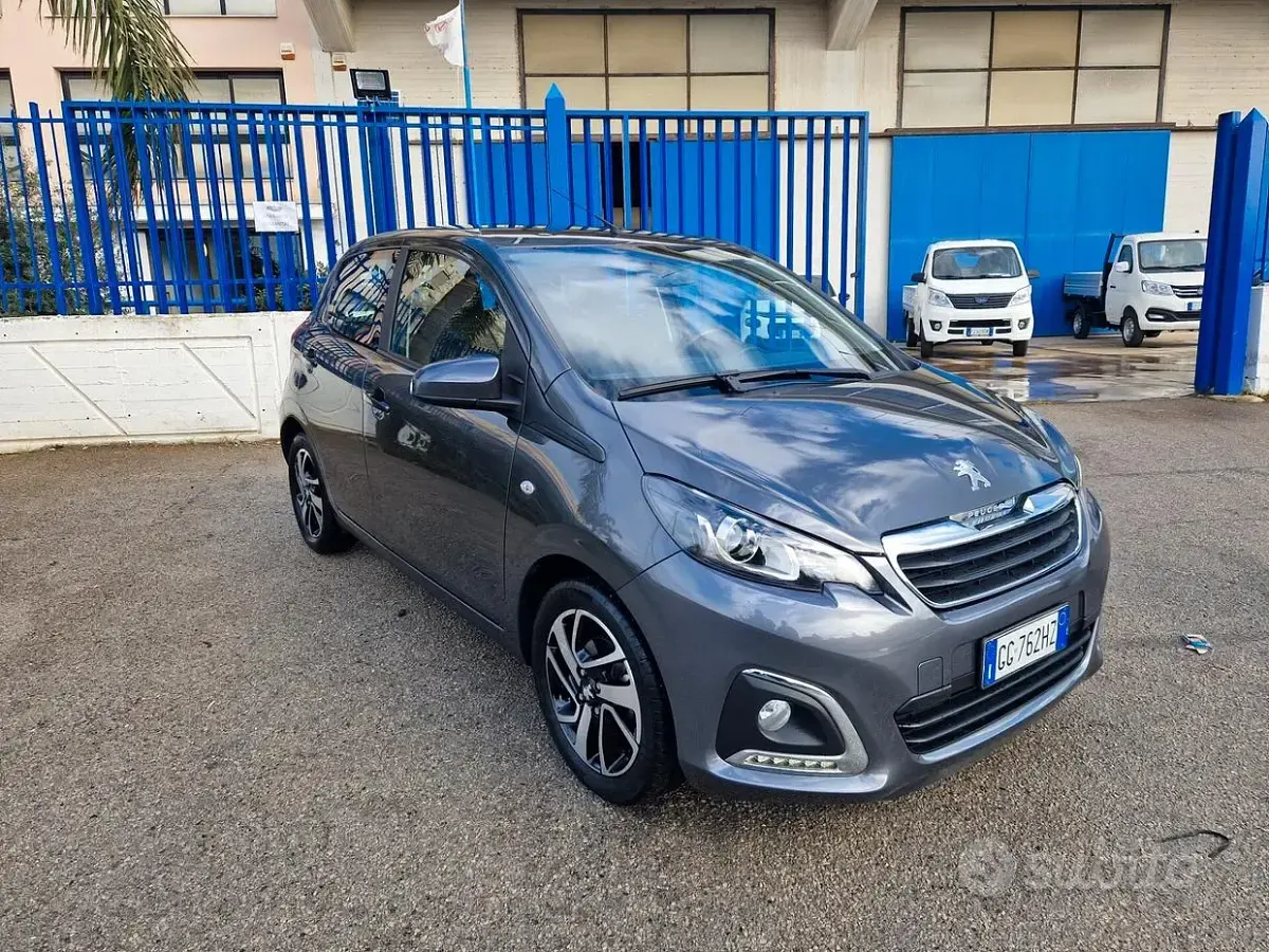 Usata Peugeot 108 Allure 72 CV (52 kW) 2021 Grigio Berlina