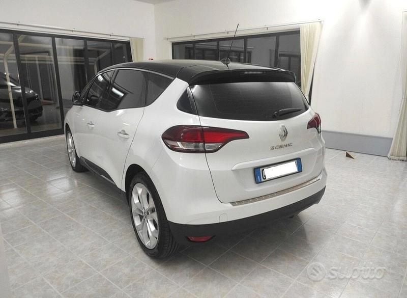 Usata Renault Scénic 120 CV (88 kW) 2021 Bianco Monovolume