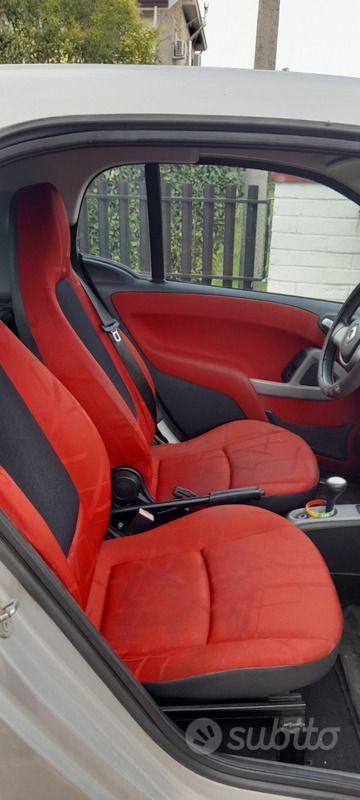 Usata 2010 Smart ForTwo Coupé Due volumi | 5000 € (Buon prezzo) - Immagine 1/4