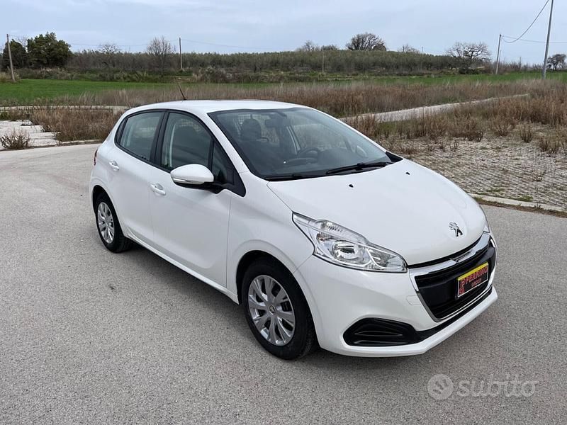 Bianco Usata 2020 Peugeot 208 Active Due volumi | 8500 € (Super prezzo) - Immagine 1/4