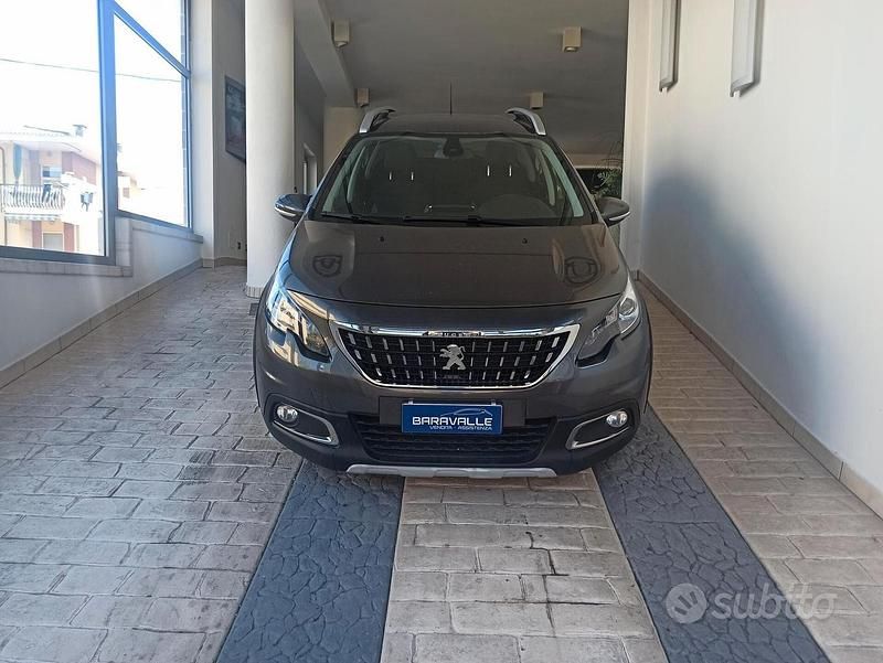 Gebraucht Peugeot 2008 Allure 102 PS (75 kW) 2019 Grau SUV